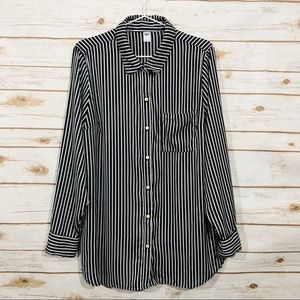Old Navy long sleeve button down shirt